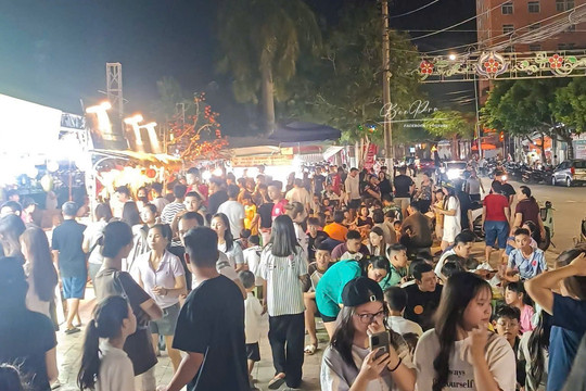 Thousands gather at three-region culinary event in Do Son