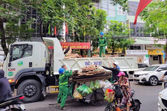 Hạ tầng thu gom, trung chuyển rác thải sinh hoạt còn nhiều bất cập