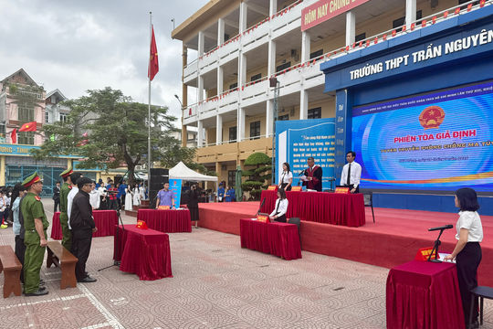 Trang bị 'lá chắn' pháp lý cho thế hệ trẻ
