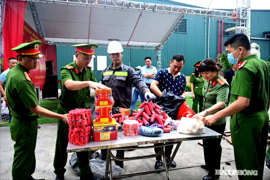 Đưa mối nguy từ vũ khí, vật liệu nổ ra khỏi cộng đồng