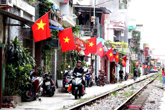 Phố đường tàu đổi thay từ những chốt bình yên