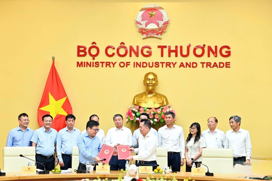 Bộ Công Thương tiếp nhận quản lý địa chất, khoáng sản và khu công nghiệp