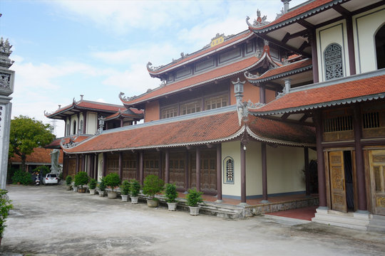 Chuyện về ngôi chùa nhiều tháp ở Hải Phòng