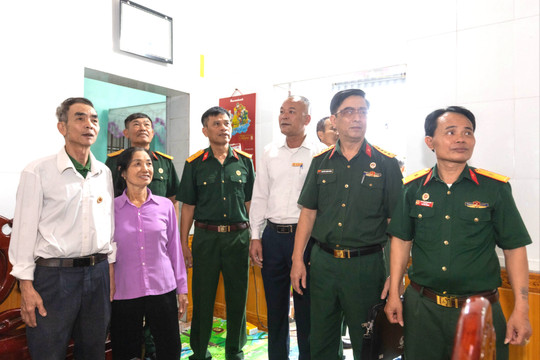 Bàn giao nhà 'Nghĩa tình đồng đội' tặng cựu chiến binh xã Bắc Thanh Miện