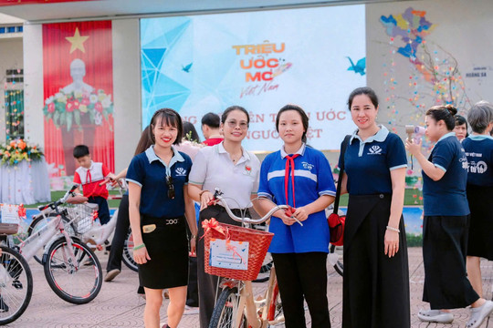 A helping hand for disadvantaged students as the school year begins