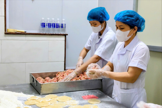 Bánh Trung thu vào mùa, tăng kiểm soát an toàn thực phẩm