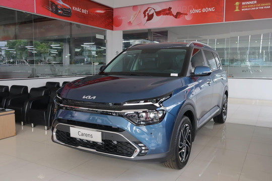 Vì sao ô tô 7 chỗ KIA Carens giảm không 'phanh' tháng 9/2026, rẻ hơn Honda City?