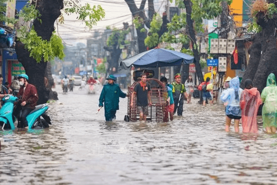 Bí kíp bảo vệ sức khỏe khi sống trong vùng ngập úng