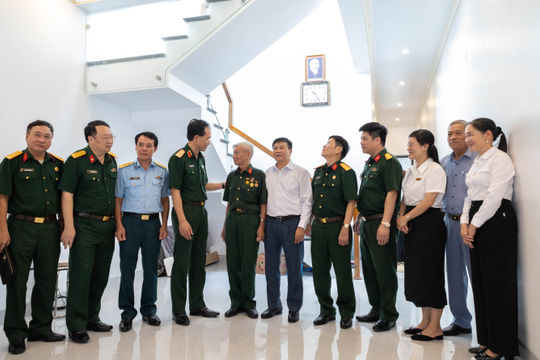 Trao 'Nhà tình nghĩa' tặng thương binh nặng ở xã Nguyễn Lương Bằng