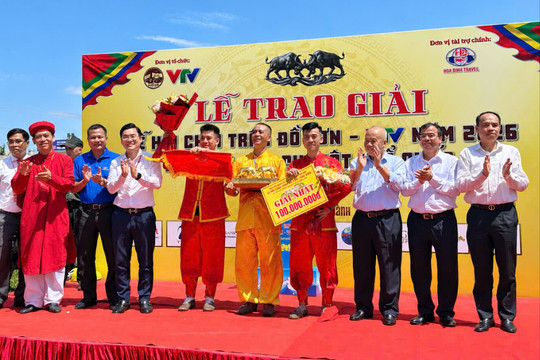 Trâu số 15 giành chức vô địch Lễ hội chọi trâu Đồ Sơn 2026