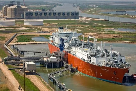 Mỹ và Trung Quốc thảo luận giảm thuế LNG trước cuộc gặp thượng đỉnh