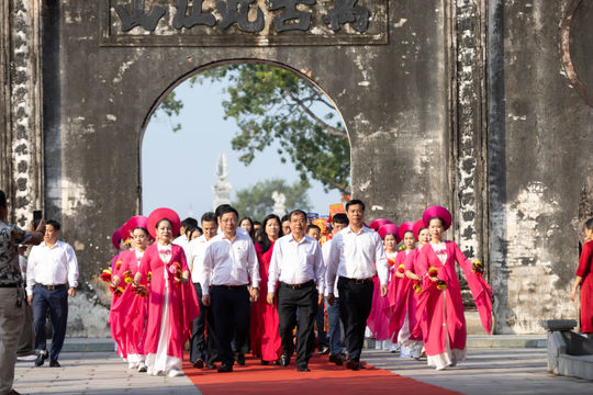 Cáo yết mở hội Côn Sơn, Kiếp Bạc - mùa thu năm 2026