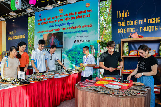Hội tụ hương vị đất Cảng tại Côn Sơn - Kiếp Bạc