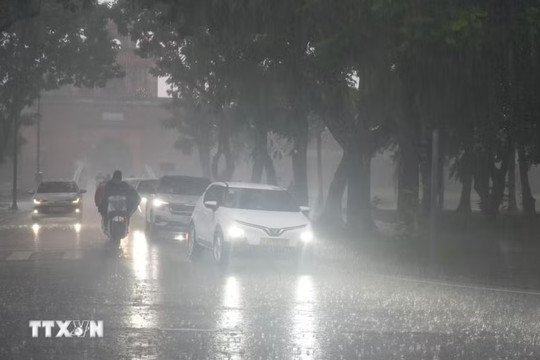 Bắc Bộ ngày nắng, Trung Bộ tiếp tục mưa dông