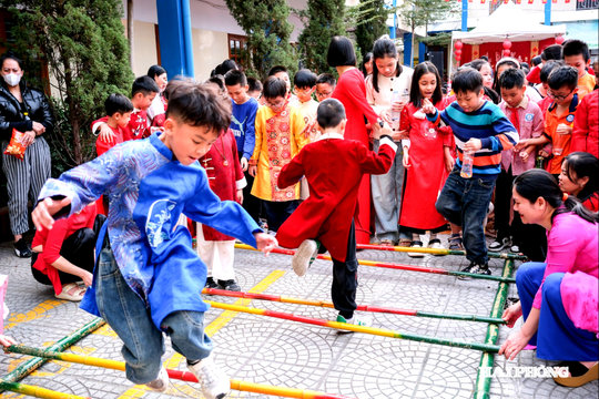 Khi giờ học khép lại đúng lúc