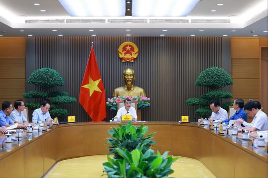 Phải hoàn thành cung ứng đủ sách giáo khoa trước ngày 25/9