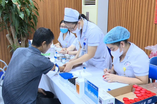 Gỡ khó cho y tế cơ sở