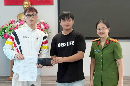 Sinh viên Đại học Sao Đỏ trả lại hơn 23 triệu đồng cho người đánh rơi