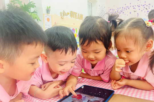 Xây dựng mô hình 'Trường học xã hội chủ nghĩa' phù hợp thực tiễn