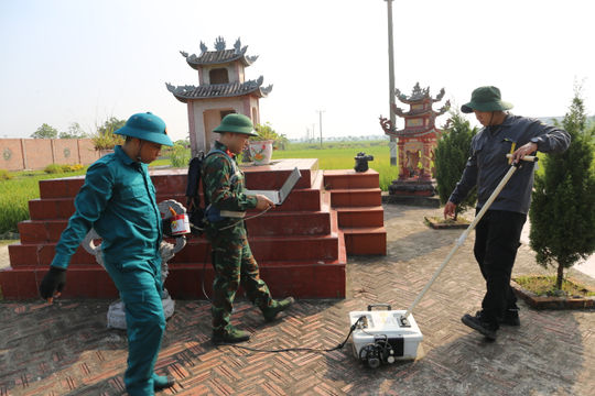 Khảo sát khu vực Mả Chìa bằng thiết bị radar xuyên đất