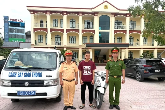 Xử lý thanh niên đi xe máy 'bốc đầu' từ clip trên mạng