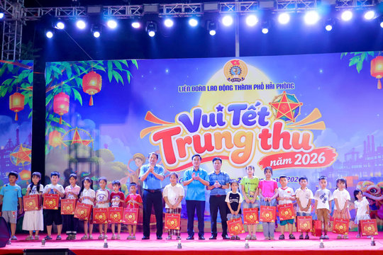 Mang Tết Trung thu đến với con đoàn viên, người lao động trong khu công nghiệp