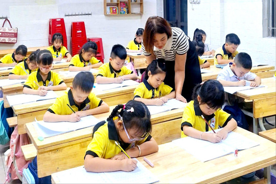 Nét chữ, nết người