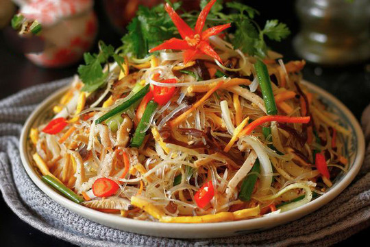 Đậm đà miến xào mực khô