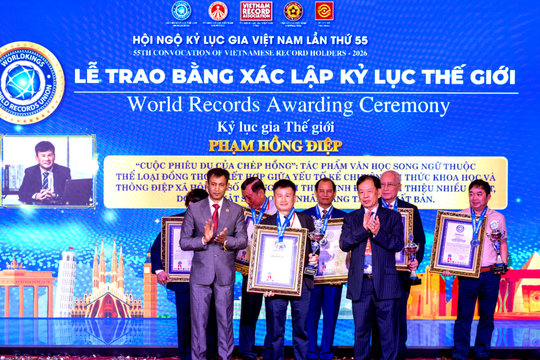 'Cuộc phiêu du của Chép Hồng' xác lập kỷ lục thế giới