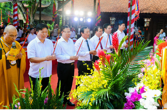 Dâng hương tưởng niệm 584 năm ngày mất Anh hùng dân tộc, Danh nhân Văn hóa thế giới Nguyễn Trãi