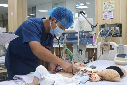 Hơn 20 năm giành lại sự sống cho trẻ em