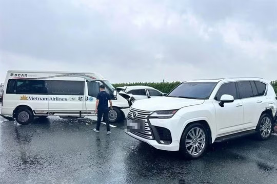 Tạm giữ hình sự tài xế Lexus gây tai nạn trên cao tốc Pháp Vân - Cầu Giẽ