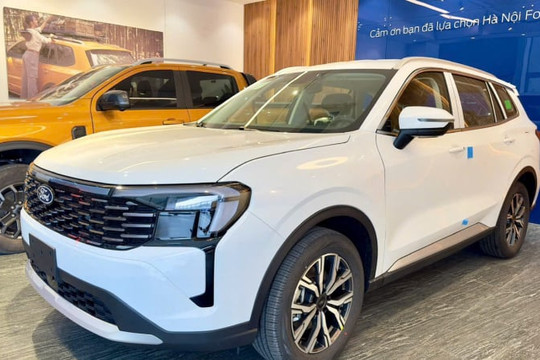 Ford Territory giảm giá ngỡ ngàng, cạnh tranh với Mazda CX-5