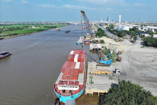 Gỡ điểm nghẽn logistics thủy nội địa Hải Phòng
