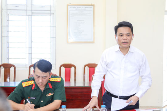 Bí thư Thành ủy Lê Ngọc Châu dự sinh hoạt chuyên đề tại Trung đoàn 50