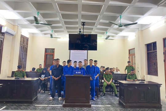 8 đối tượng lĩnh án vì mua bán, tổ chức sử dụng trái phép chất ma tuý