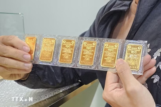 Giá vàng bật tăng, thương hiệu SJC giao dịch ở ngưỡng 143,5 triệu đồng