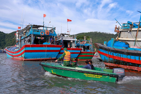 Phối hợp bảo đảm an ninh trật tự biển, đảo