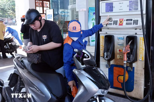 Đề xuất kéo dài thời hạn áp dụng ưu đãi thuế với xăng, dầu và nhiên liệu bay