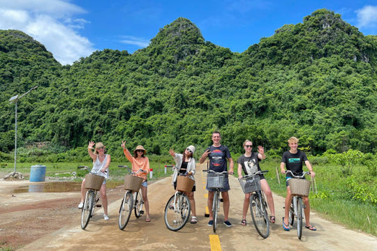Việt Hải, từ nơi tránh bão đến làng du lịch xanh