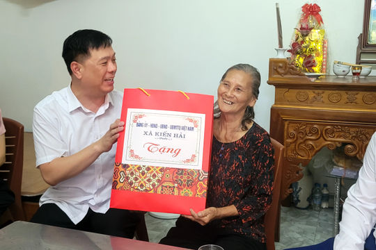 Xã Kiến Hải quan tâm chăm lo người cao tuổi