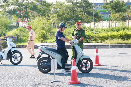 Hơn 300 công nhân khu công nghiệp An Dương học kỹ năng lái xe