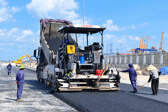 Tuyến đường sau bến cảng Lạch Huyện sẽ hoàn thành sớm 3 tháng