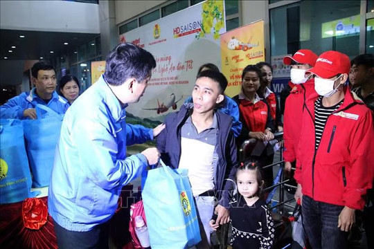 Công đoàn dành hàng nghìn vé tàu, vé máy bay hỗ trợ người lao động dịp Tết Đinh Mùi 2027
