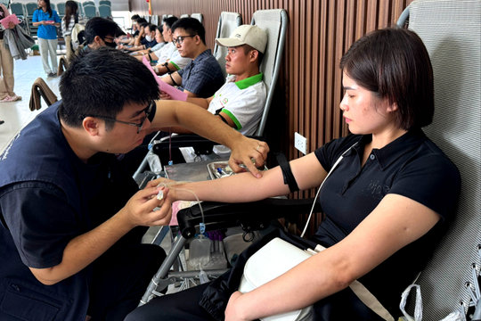 Công nhân, lao động Hải Phòng chung tay hiến máu cứu người