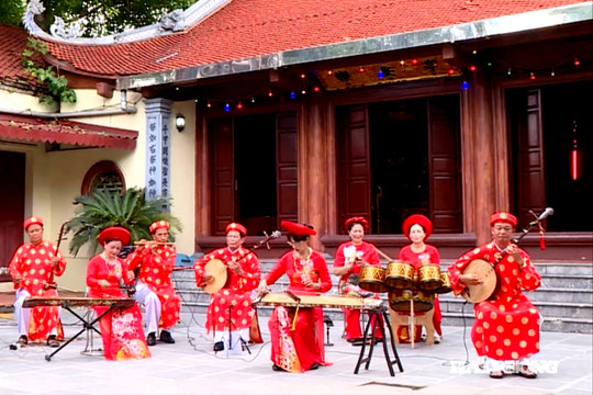 Nhã nhạc cung đình giữa lòng đô thị cảng