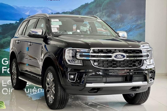 Dù bán chạy, Ford Everest vẫn ưu đãi không 'phanh'