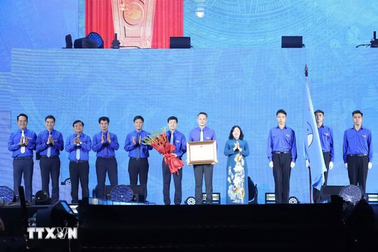 Hội Liên hiệp Thanh niên Việt Nam đón nhận Huân chương Lao động hạng Nhất