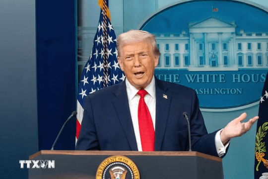 Ông Trump muốn Ukraine có tổng thống mới để chấm dứt chiến sự