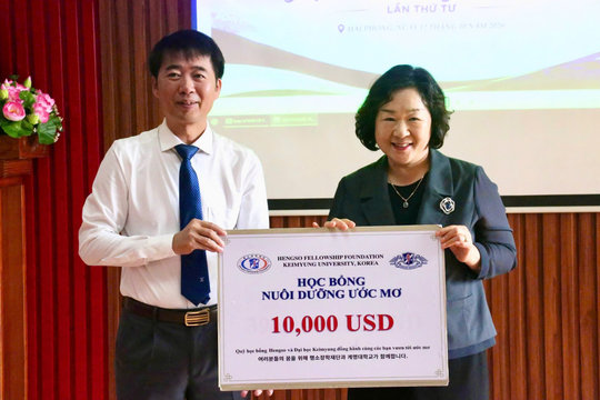 Trường Đại học Keimyung trao 10.000 USD học bổng cho học sinh Hải Phòng